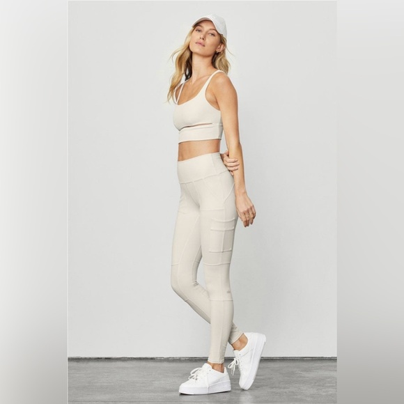 Alo Yoga Women’s High-Waist Cargo Leggings – Size M - Picture 1 of 15
